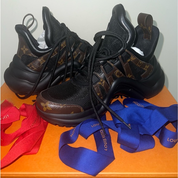 $1,230! LOUIS VUITTON ARCHLIGHT SNEAKERS - Picture 4 of 17